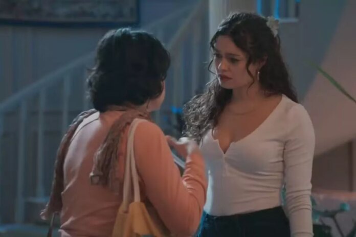 Três Graças - Claudia (Lorrana Mousinho) e Gerluce (Sophie Charlotte)