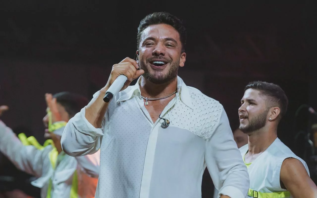 Wesley Safadão abre réveillon em Trancoso Título com show inesquecível