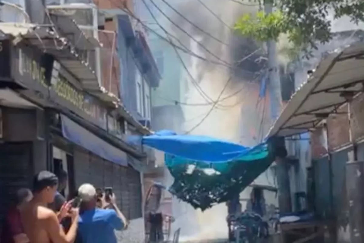 Incêndio na escola de samba Gato de Bonsucesso