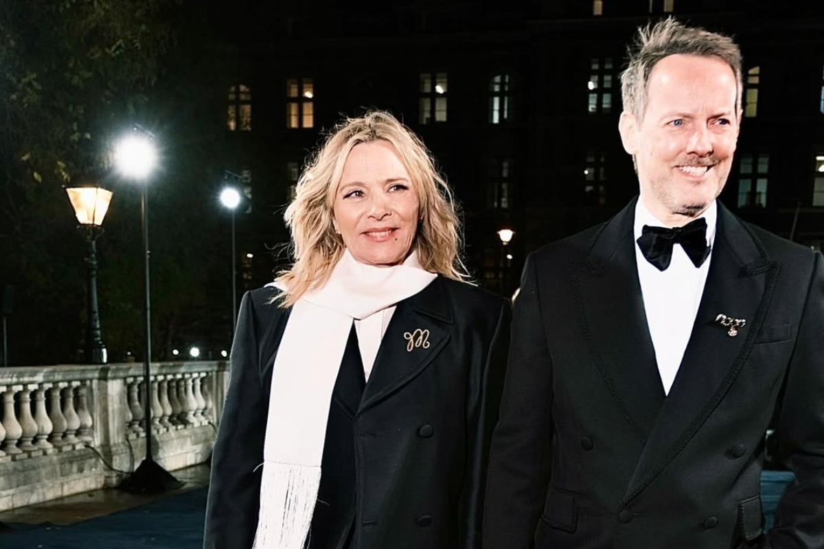 Kim Cattrall se casa com Russel Thomas