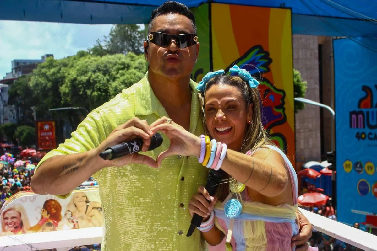 Xanddy e Carla Perez