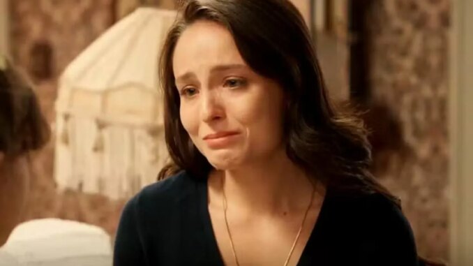 Estela (Larissa Manoela) em Êta Mundo Melhor