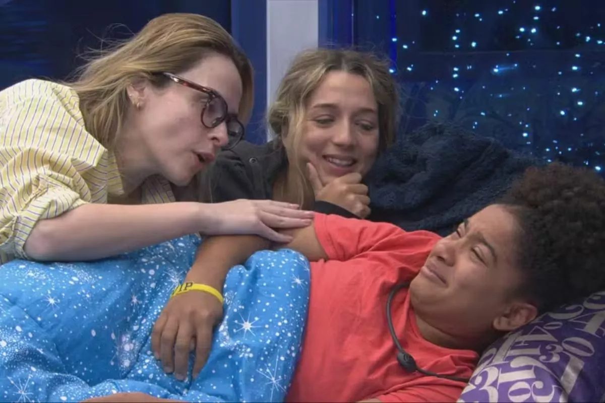 Milena chora no BBB 26 por ficar longe do seu grupo na Xepa: