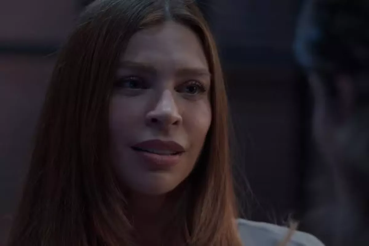 Gerluce (Sophie Charlotte) e Arminda (Grazi Massafera) trocam ofensas em