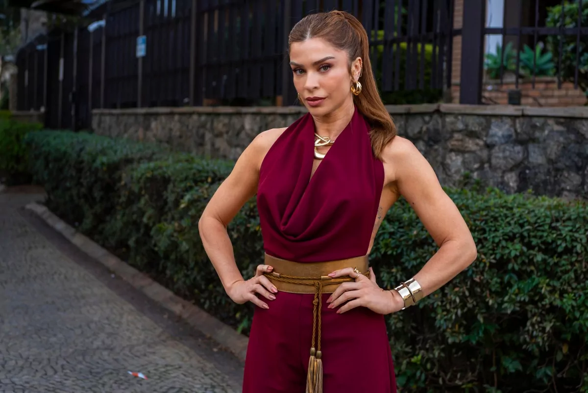 Três Graças - Arminda (Grazi Massafera)