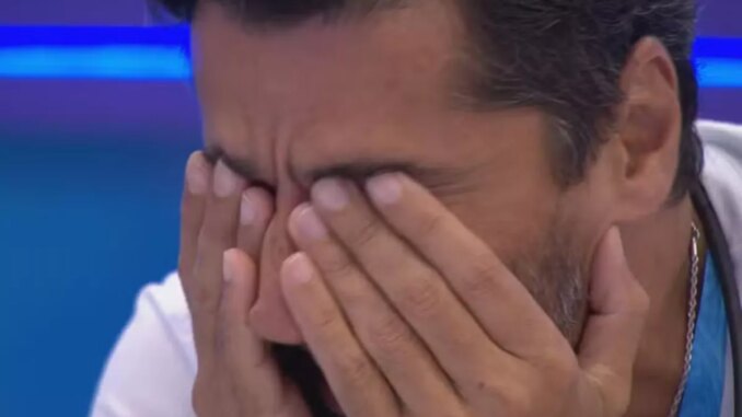 Alberto Cowboy se emociona com vídeo de esposa no Presente do Anjo no BBB 26