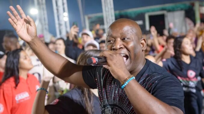 Igor Sorriso, intérprete da Mocidade Alegre