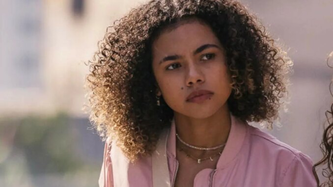 Joélly (Alana Cabral) em Três Graças