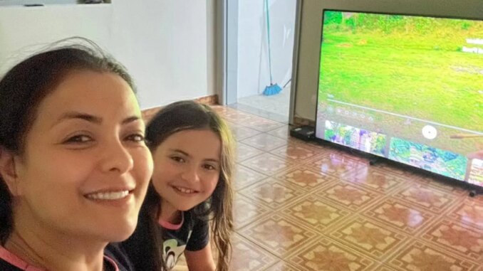 Li Martins com a filha