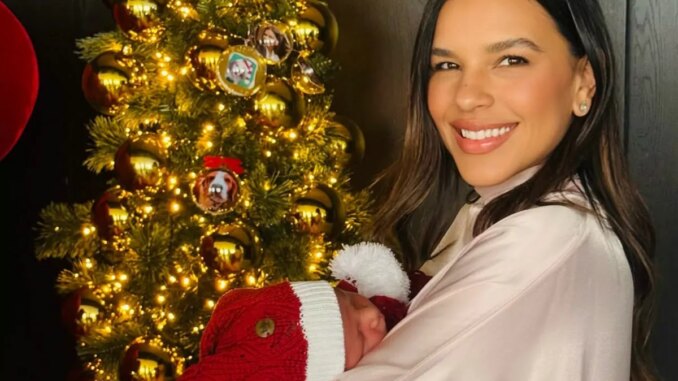 Mariana Rios com o filho