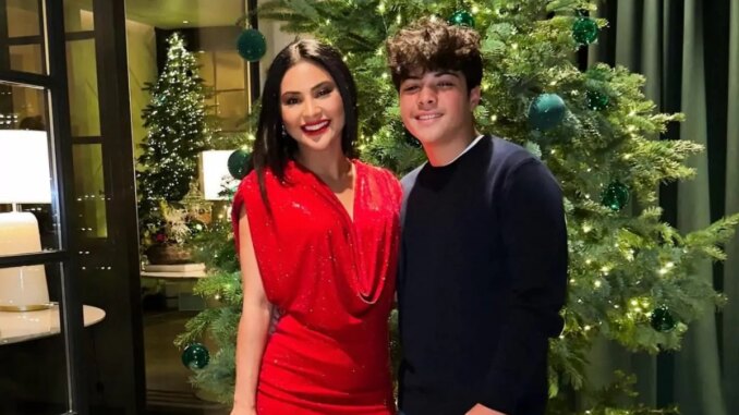 Mileide Mihaile com o filho