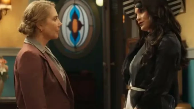 Sandra (Flávia Alessandra) oferece dinheiro a Zulma (Heloísa Périssé) para ‘comprar’ Samir (Davi Malizia) em 