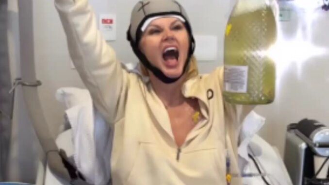 val marchiori comemorando fim da quimioterapia