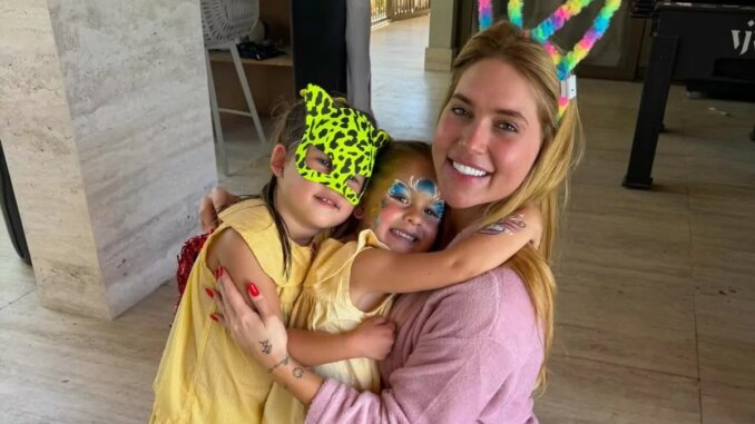 Virginia com as filhas