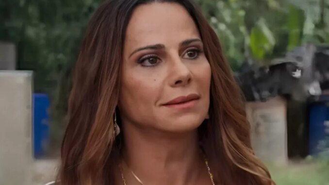 Consuelo (Viviane Araújo)