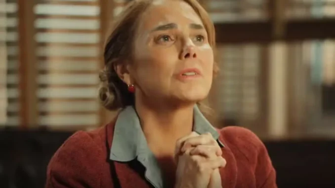 Zulma (Heloísa Périssée) faz cena para delegado ajudá-la a ter Samir (Davi Malizia) de volta em Êta Mundo Melhor